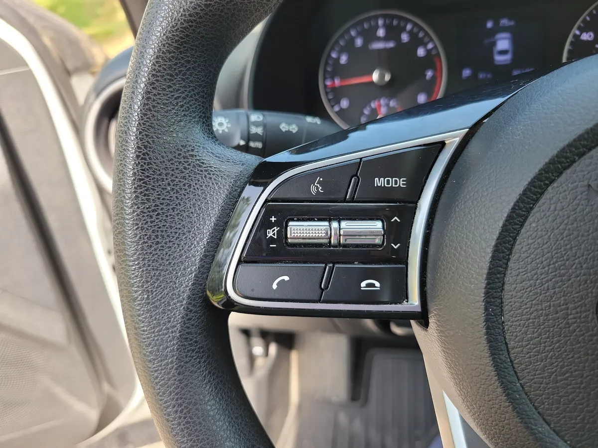 2019 Kia Forte LXS thumbnail 18