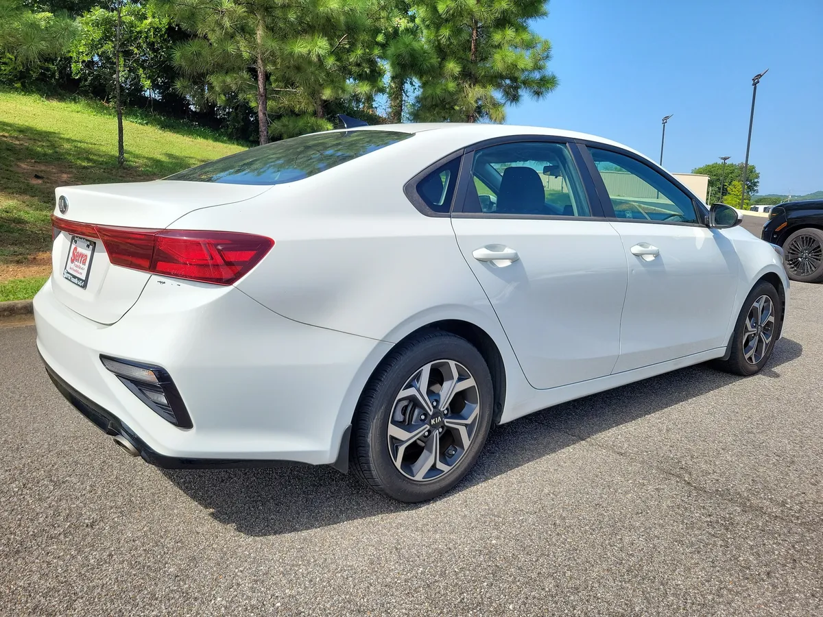 2019 Kia Forte LXS thumbnail 5