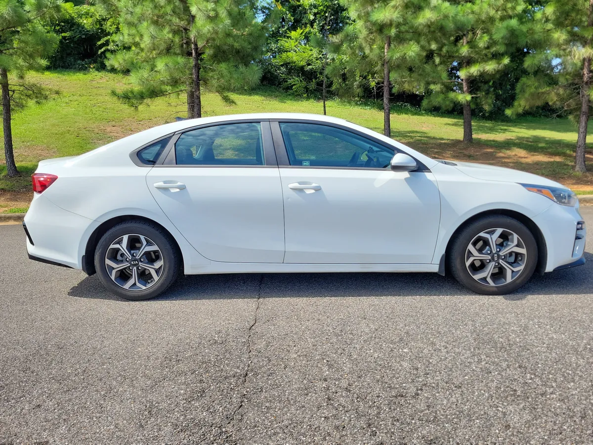 2019 Kia Forte LXS thumbnail 6