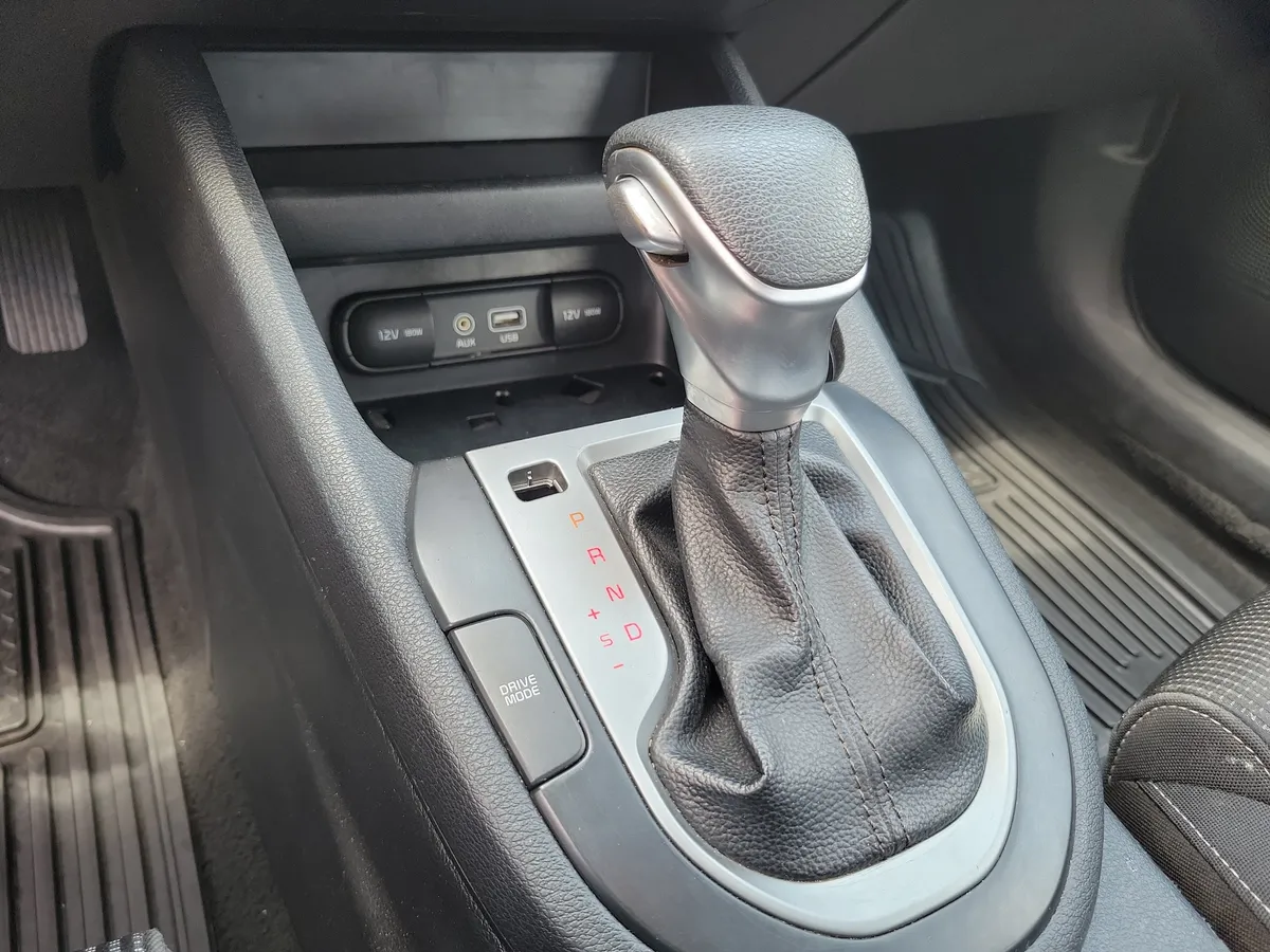 2019 Kia Forte LXS thumbnail 18
