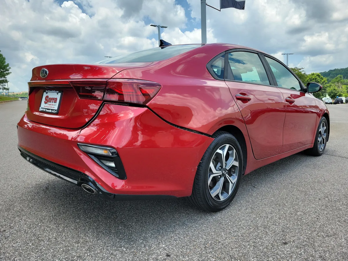 2019 Kia Forte LXS thumbnail 5