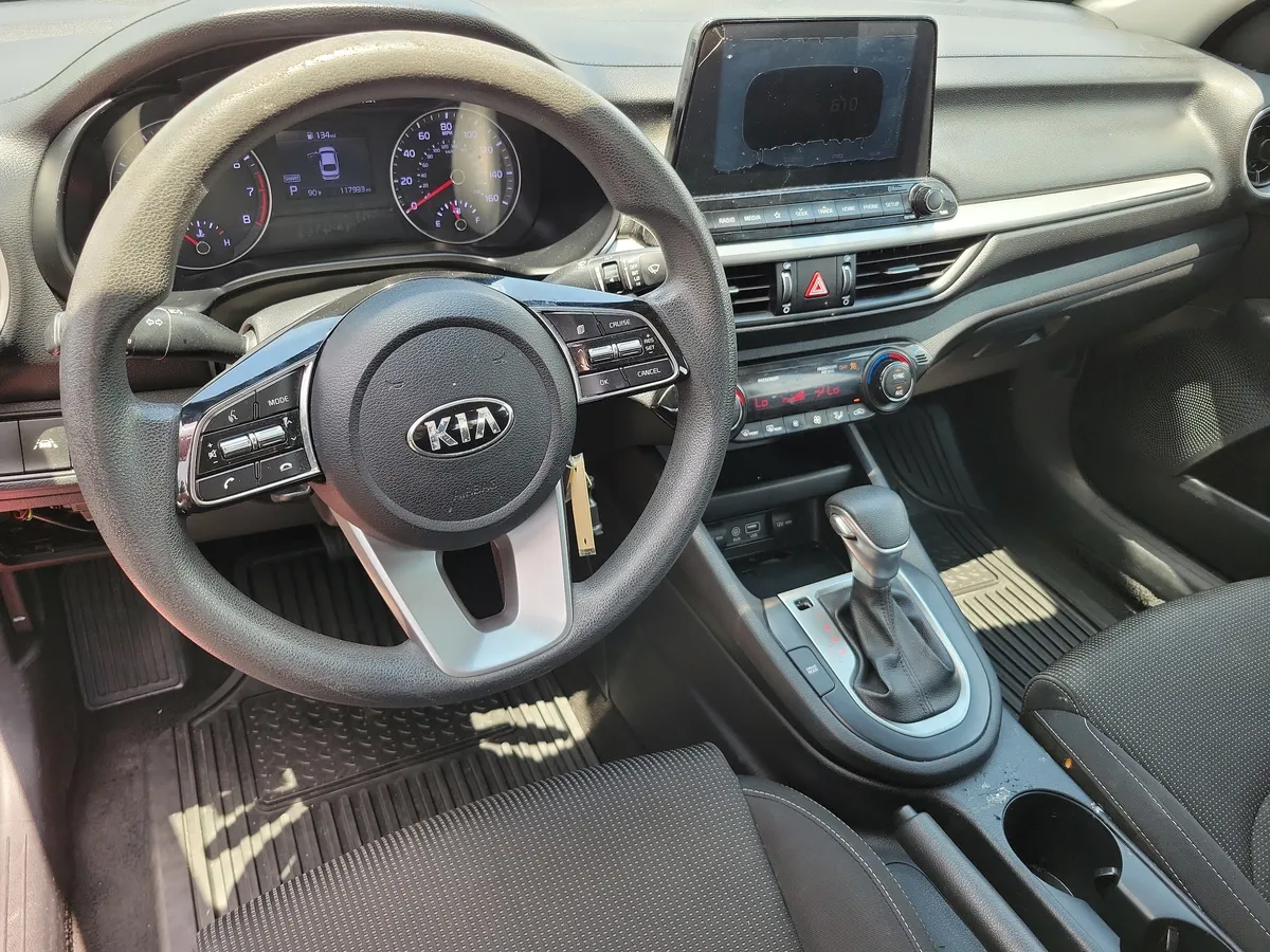 2019 Kia Forte LXS thumbnail 9