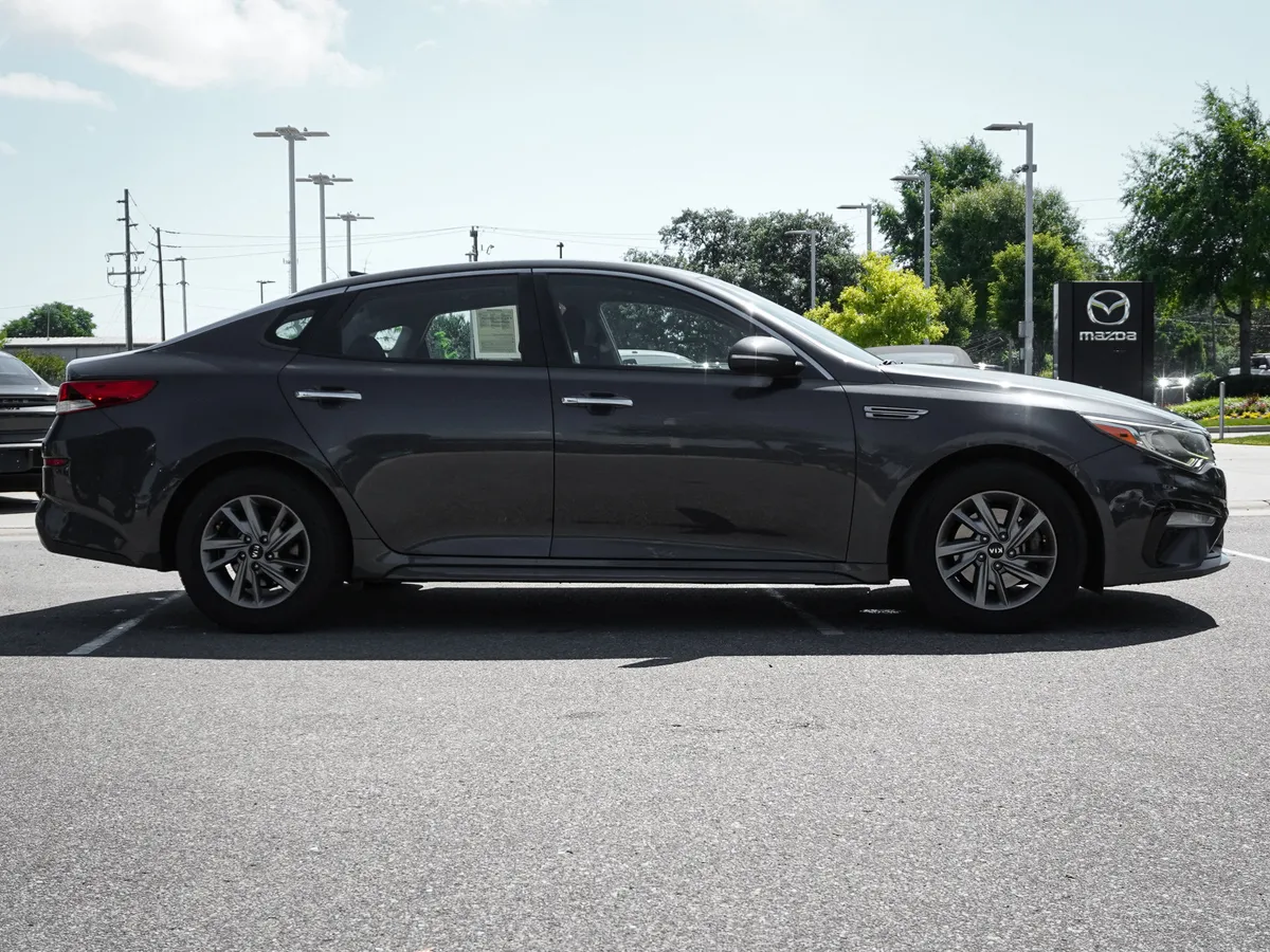 2019 Kia Optima LX thumbnail 10