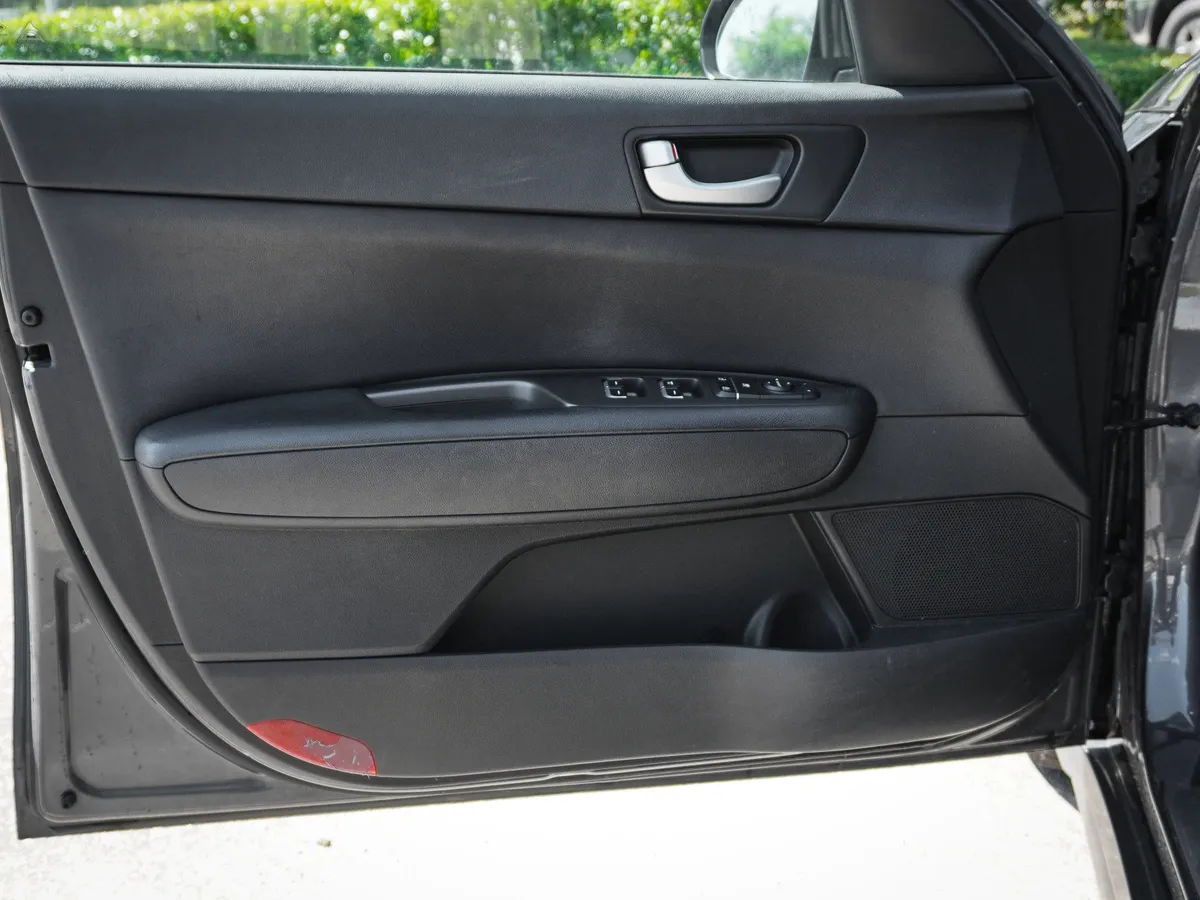 2019 Kia Optima LX thumbnail 13