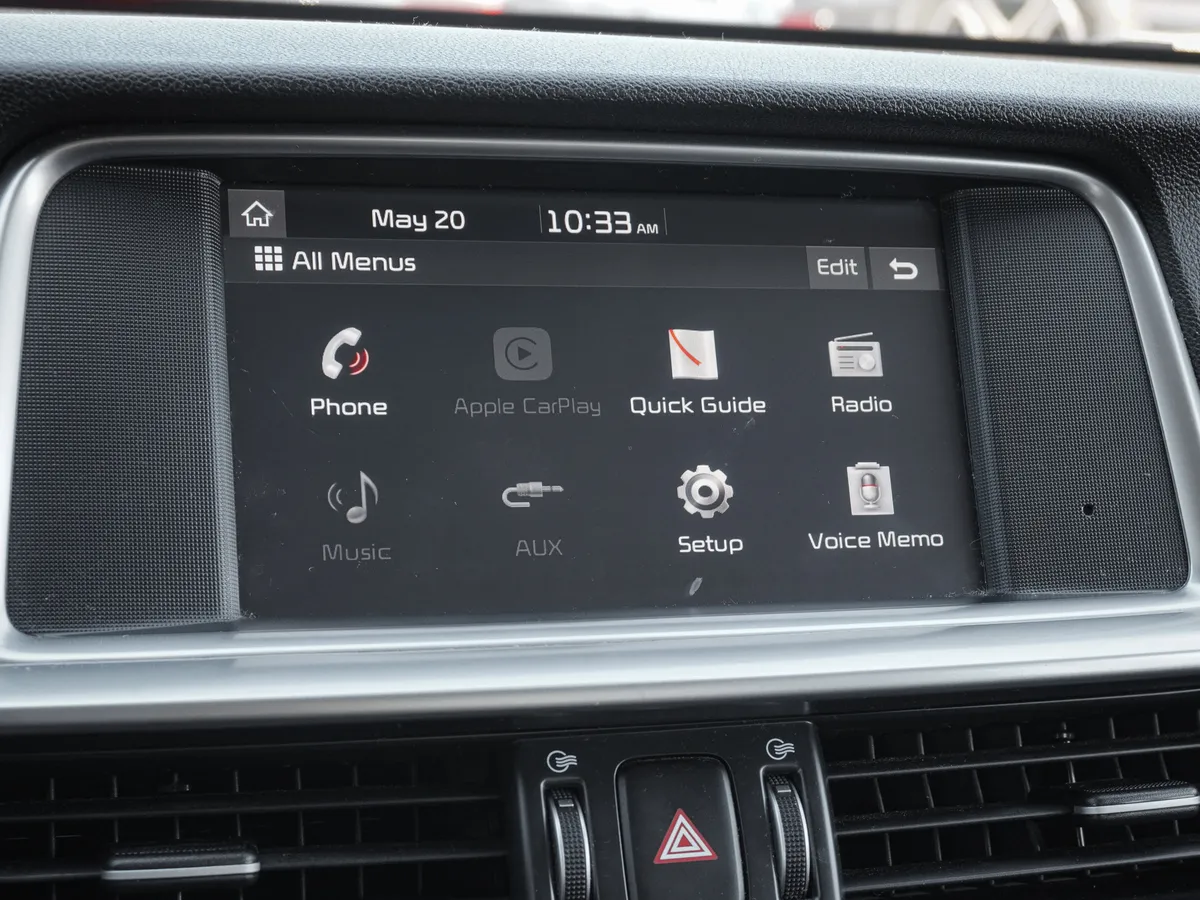 2019 Kia Optima LX thumbnail 22