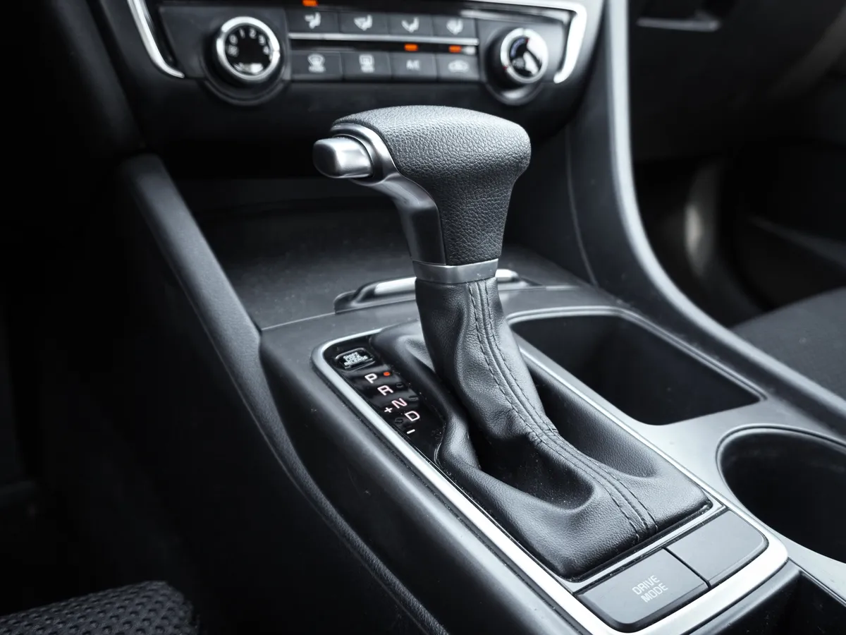 2019 Kia Optima LX thumbnail 24