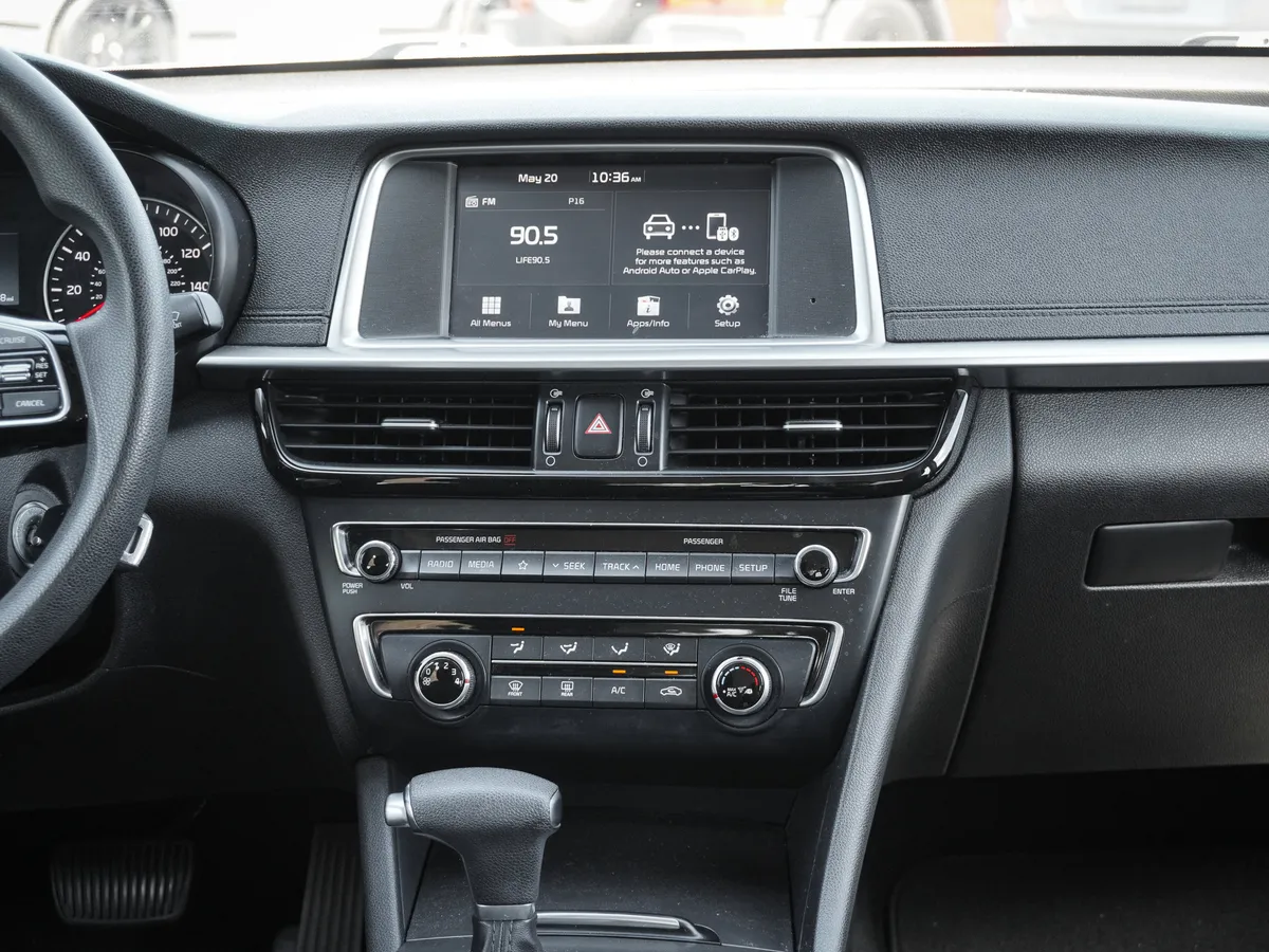 2019 Kia Optima LX thumbnail 27