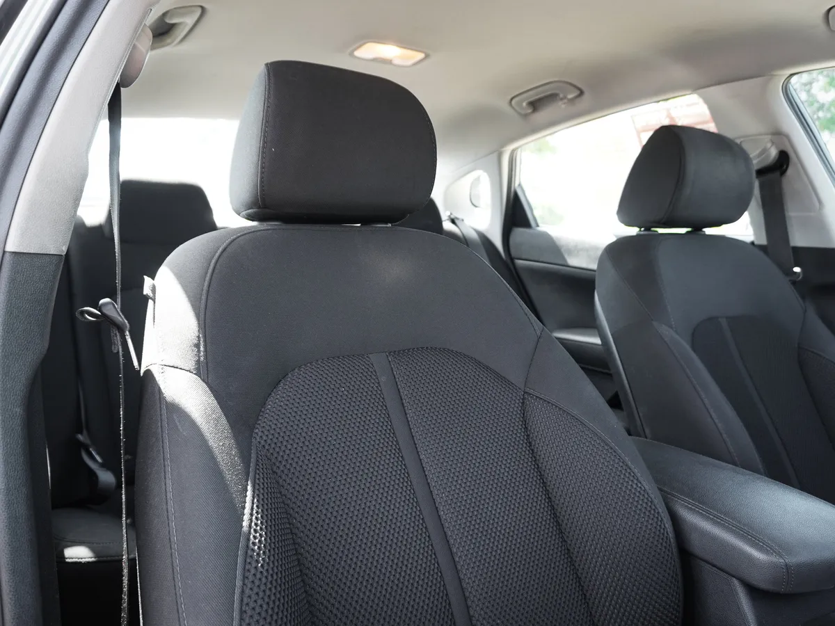 2019 Kia Optima LX thumbnail 30