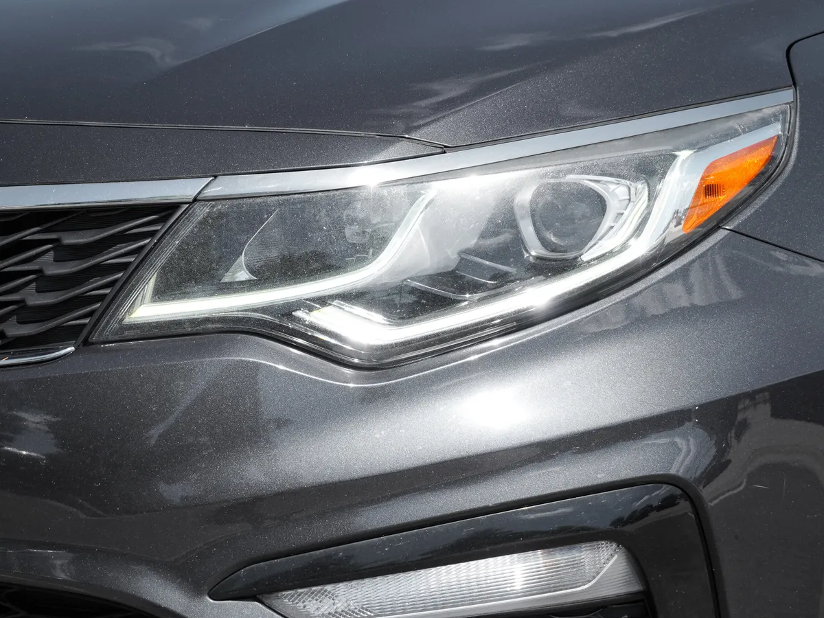 2019 Kia Optima LX thumbnail 5