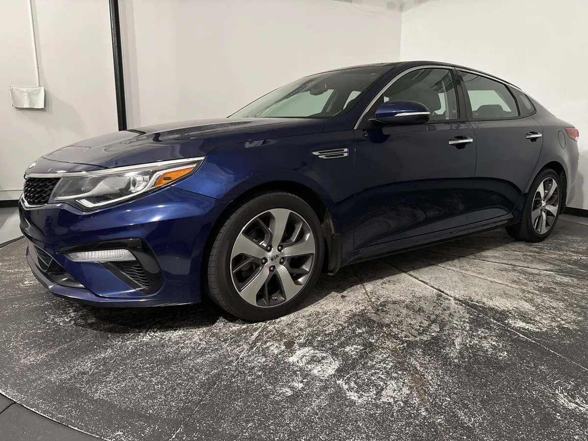2019 Kia Optima S thumbnail 2