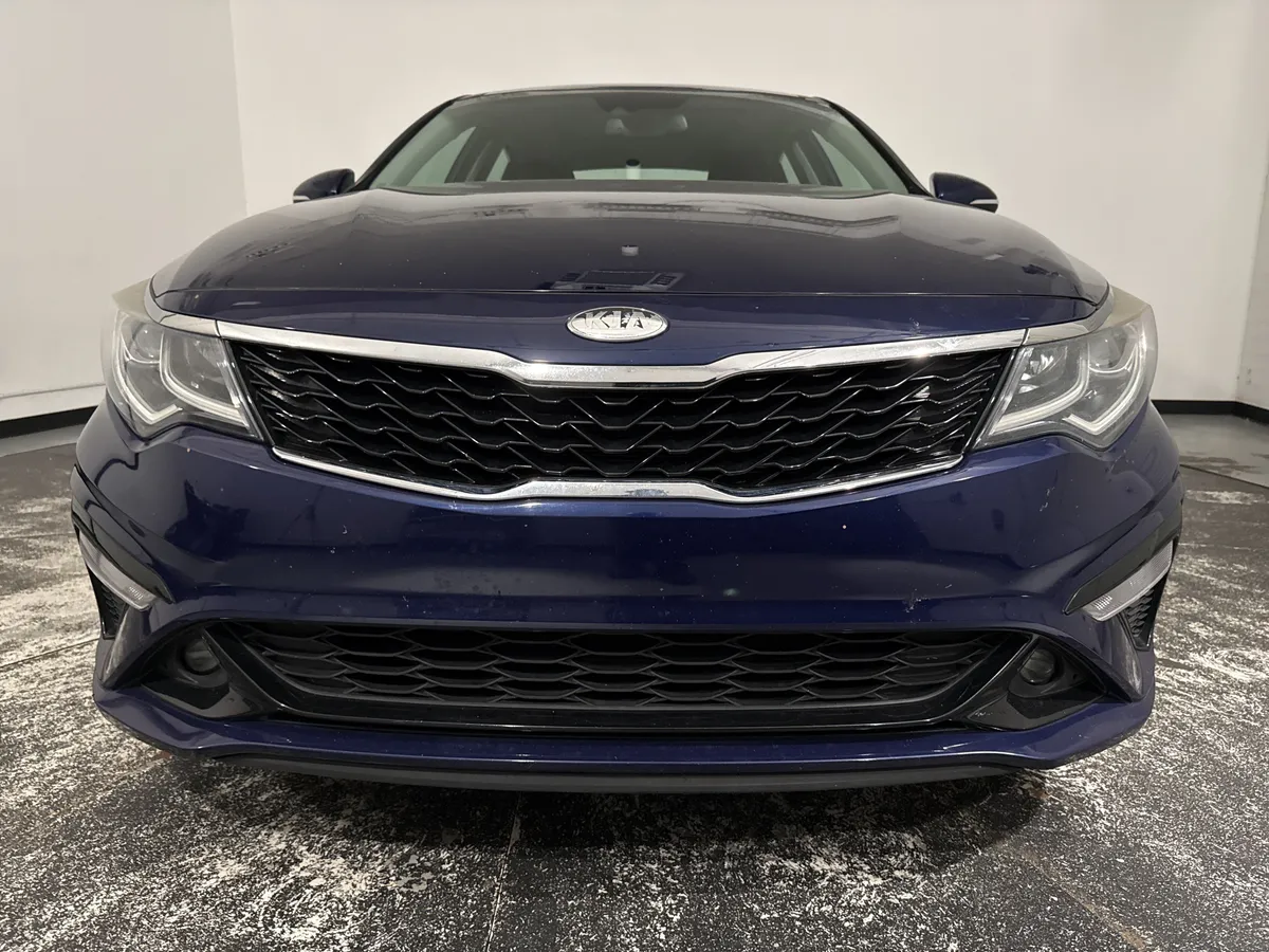 2019 Kia Optima S thumbnail 3