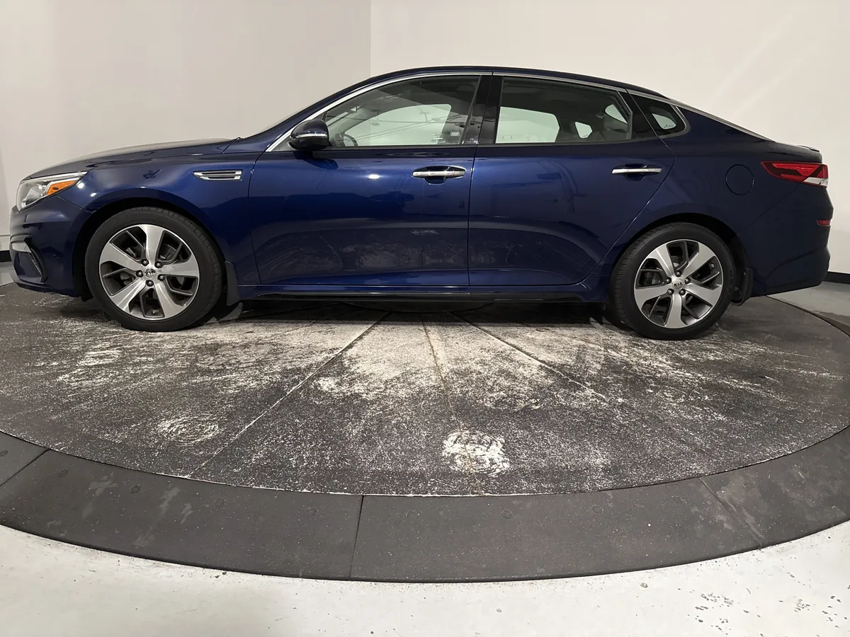 2019 Kia Optima S thumbnail 5