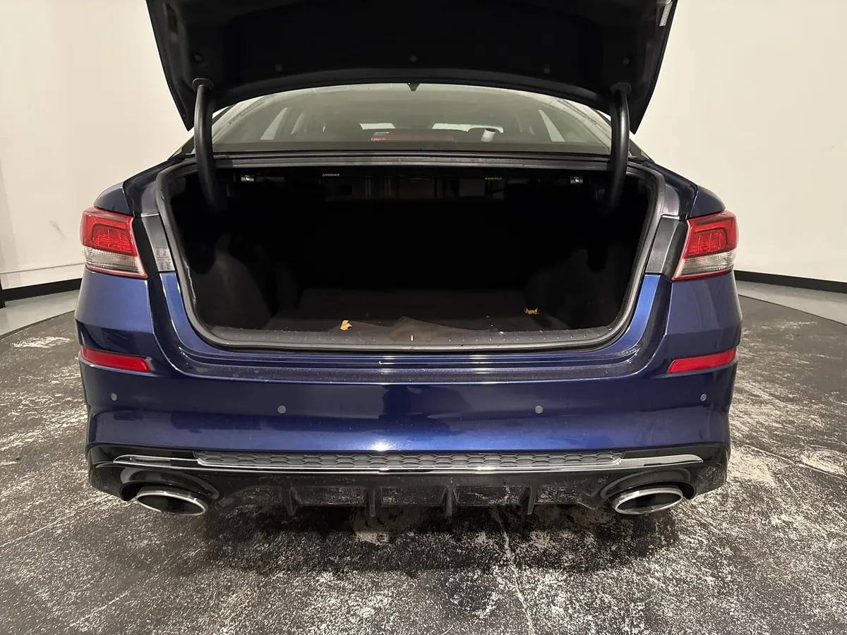 2019 Kia Optima S thumbnail 8