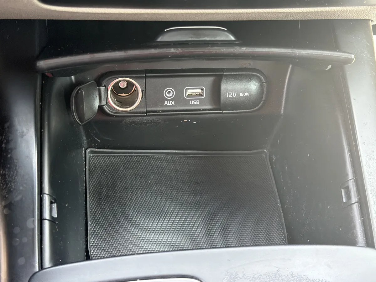 2019 Kia Sorento 2.4L LX thumbnail 11