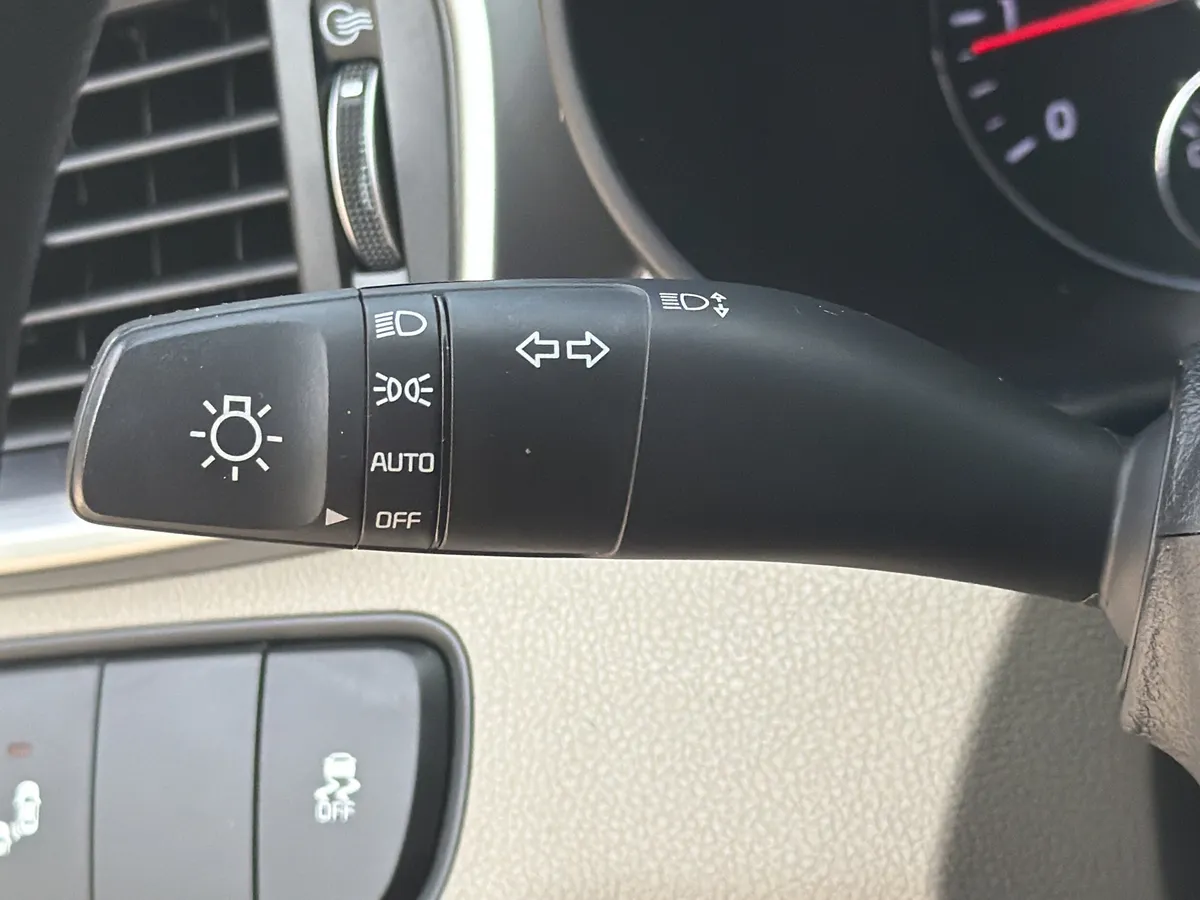 2019 Kia Sorento 2.4L LX thumbnail 16