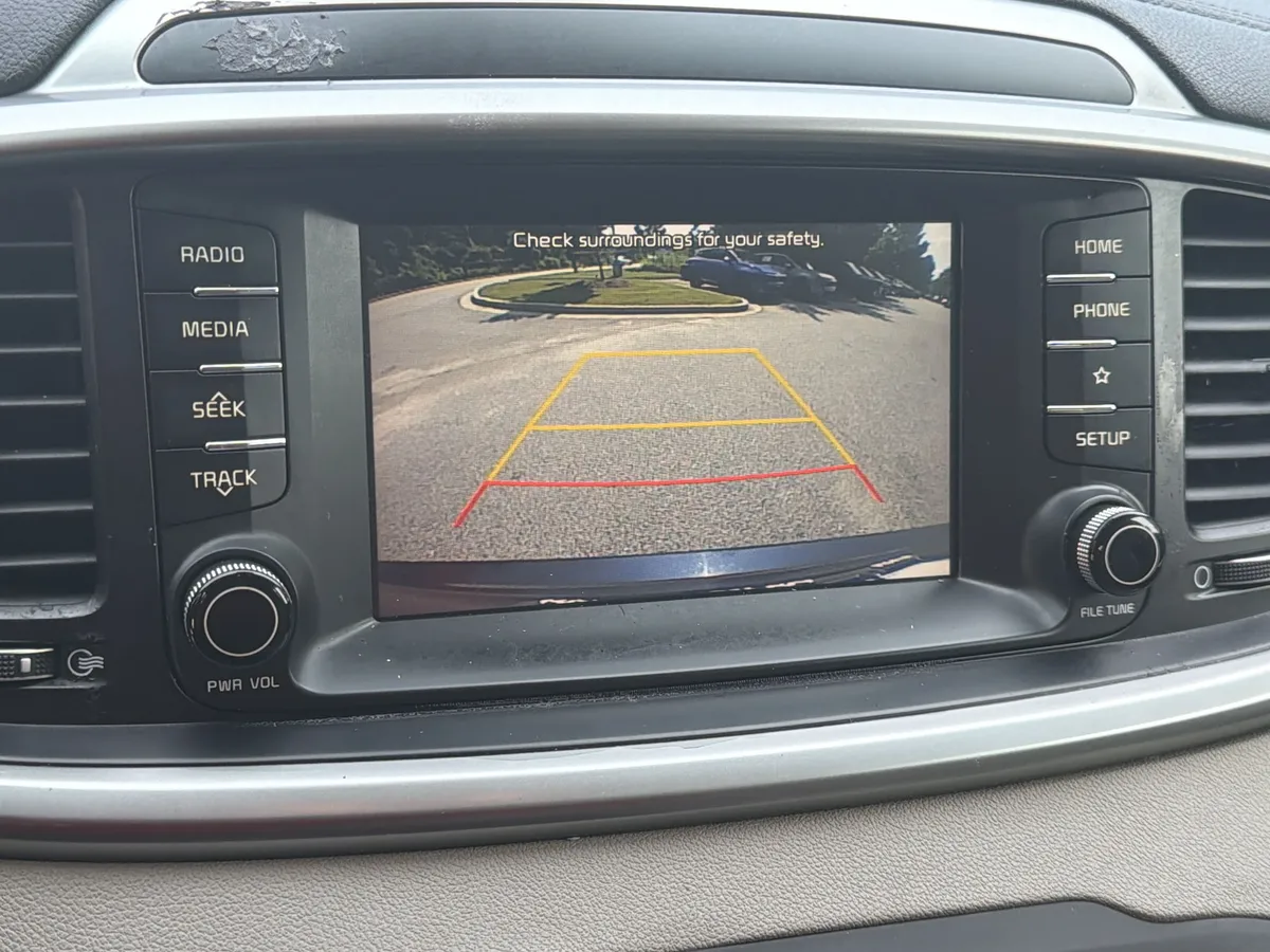 2019 Kia Sorento 2.4L LX thumbnail 8