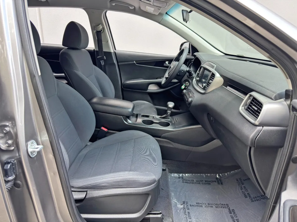 2019 Kia Sorento LX thumbnail 13