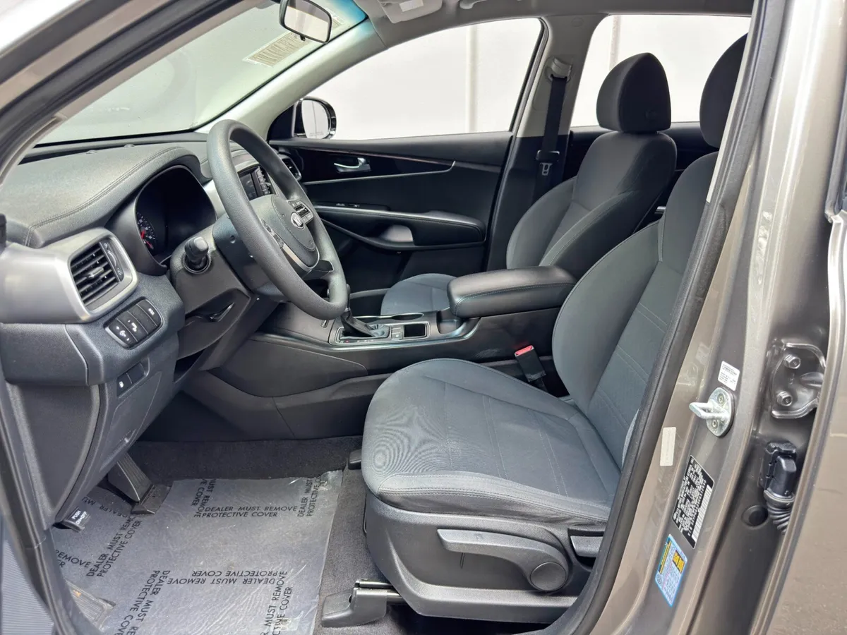 2019 Kia Sorento LX thumbnail 14