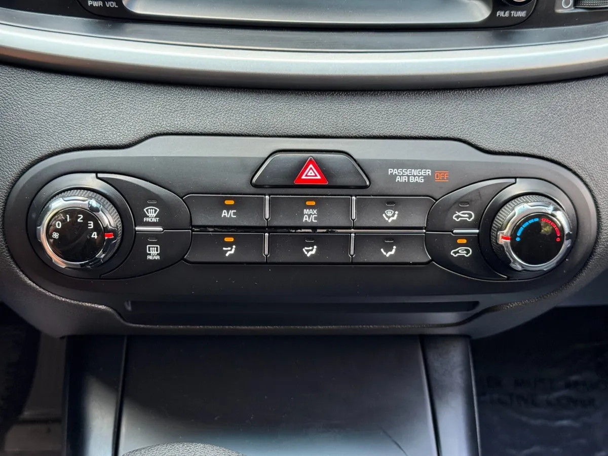 2019 Kia Sorento LX thumbnail 21