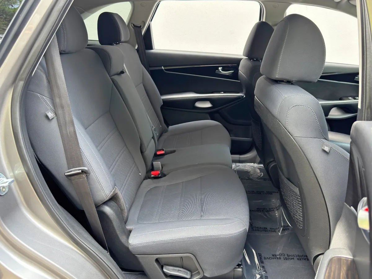 2019 Kia Sorento LX thumbnail 30