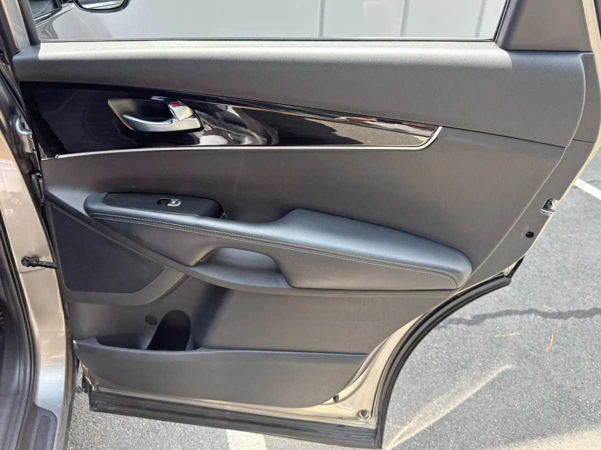 2019 Kia Sorento LX thumbnail 35
