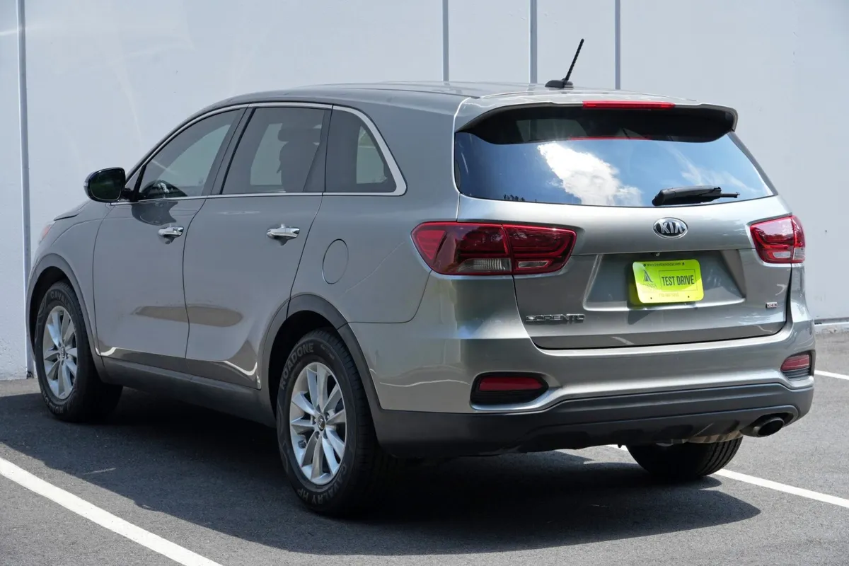 2019 Kia Sorento LX thumbnail 40