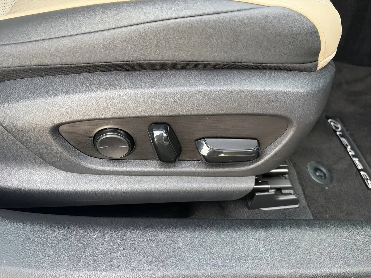 2019 LEXUS ES 350 Premium thumbnail 32