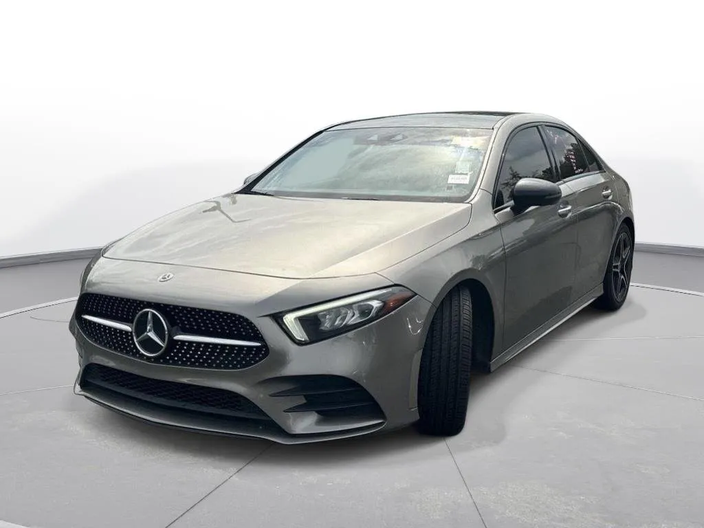 2019 Mercedes-Benz A-Class A 220 thumbnail 2