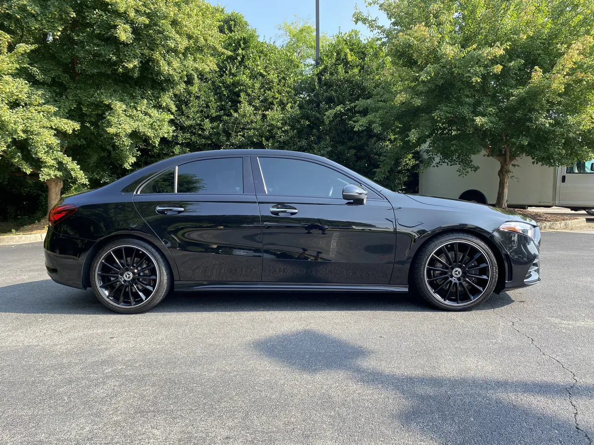 2019 Mercedes-Benz A-Class A 220 thumbnail 10