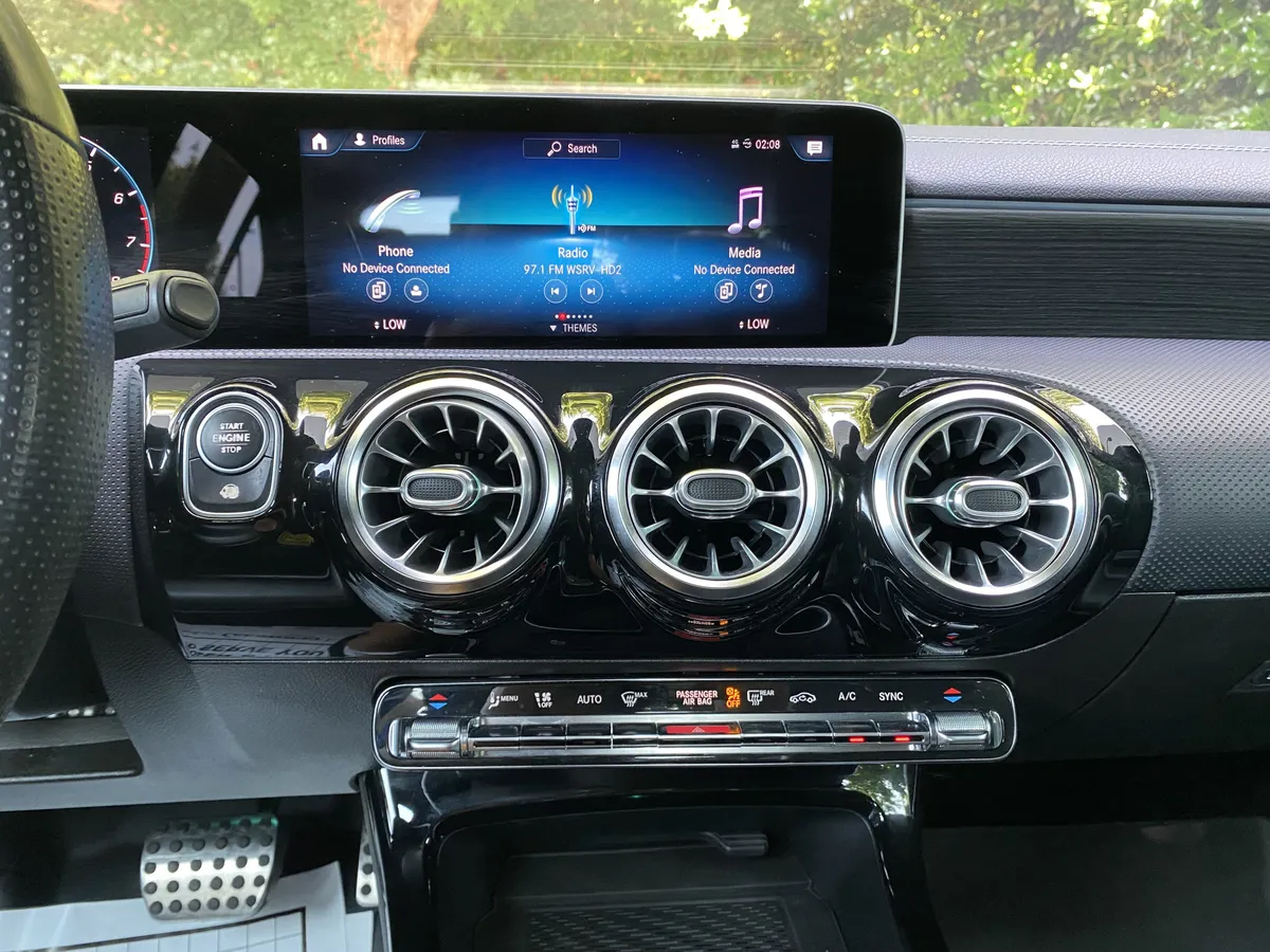 2019 Mercedes-Benz A-Class A 220 thumbnail 24