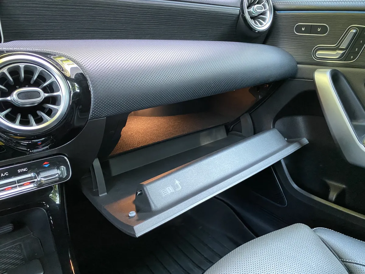 2019 Mercedes-Benz A-Class A 220 thumbnail 30