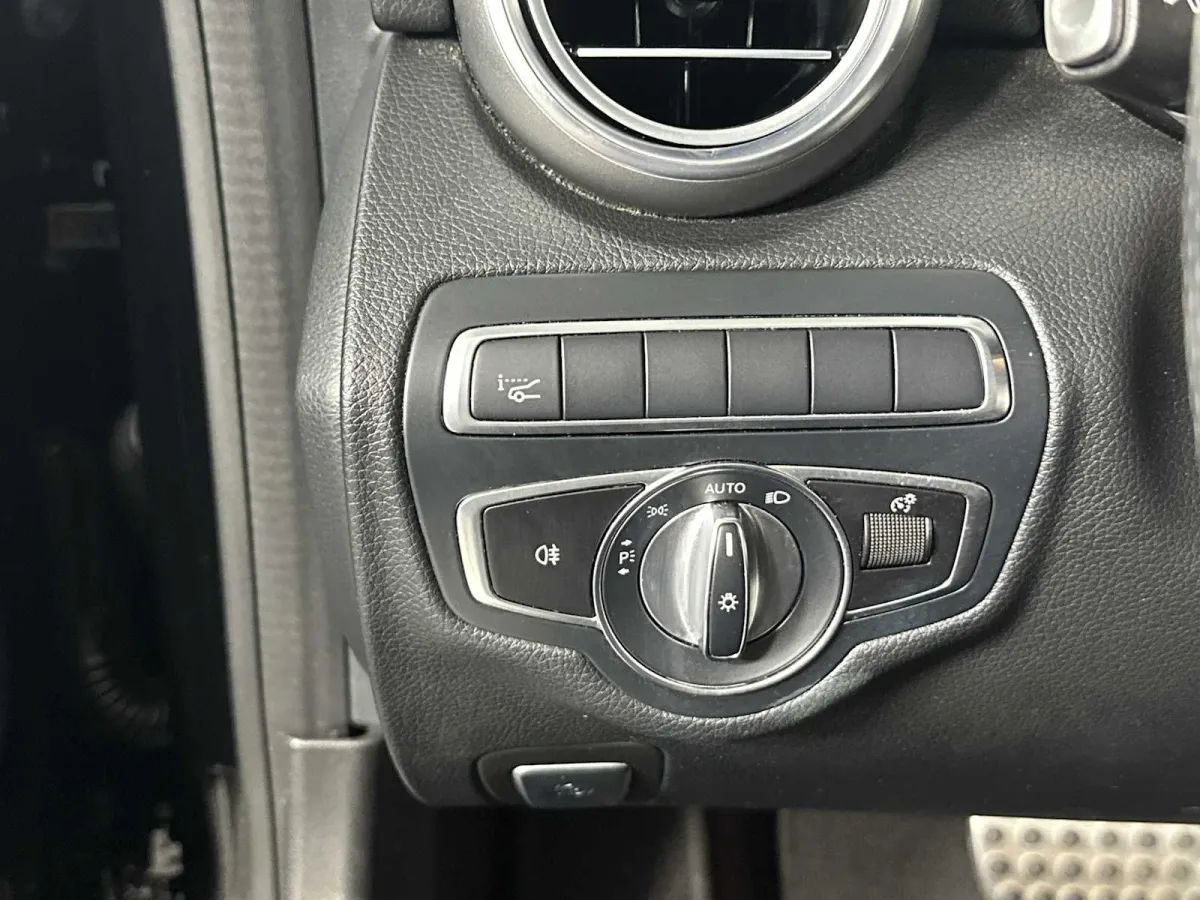 2019 Mercedes-Benz C-Class C 300 thumbnail 26