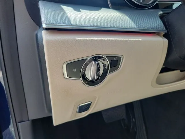 2019 Mercedes-Benz E-Class E 300 4MATIC thumbnail 10
