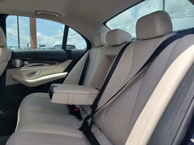 2019 Mercedes-Benz E-Class E 300 4MATIC thumbnail 25