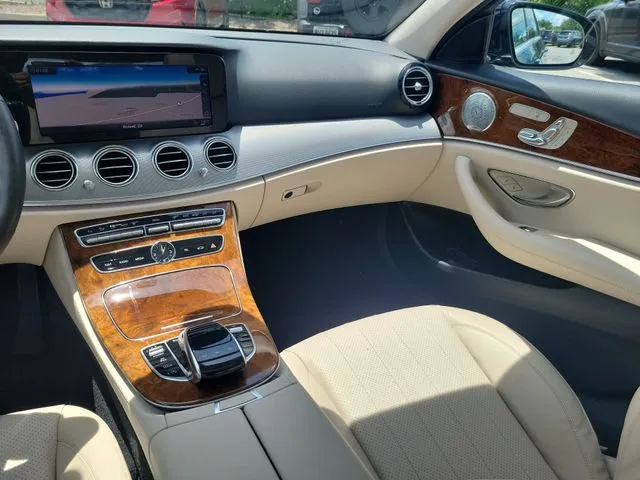 2019 Mercedes-Benz E-Class E 300 4MATIC thumbnail 27