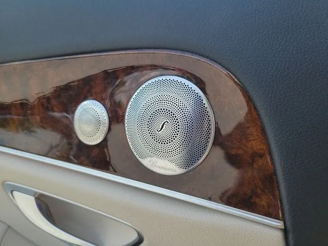 2019 Mercedes-Benz E-Class E 300 4MATIC thumbnail 29