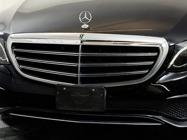 2019 Mercedes-Benz E-Class E 300 thumbnail 12