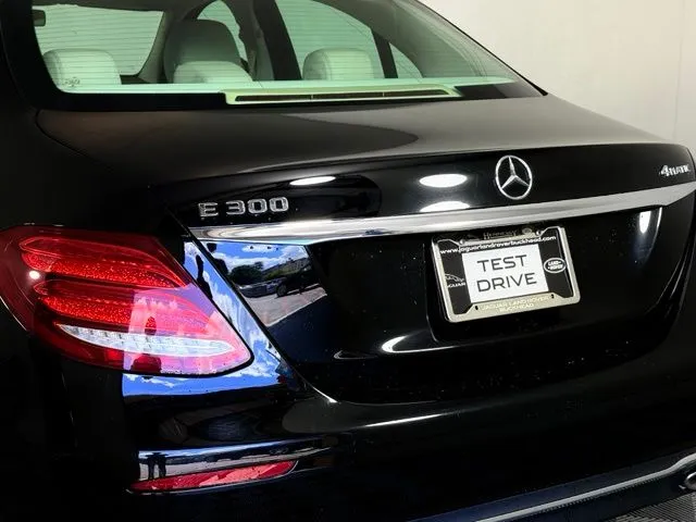 2019 Mercedes-Benz E-Class E 300 thumbnail 16