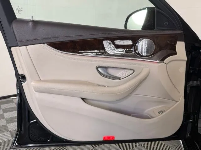2019 Mercedes-Benz E-Class E 300 thumbnail 27