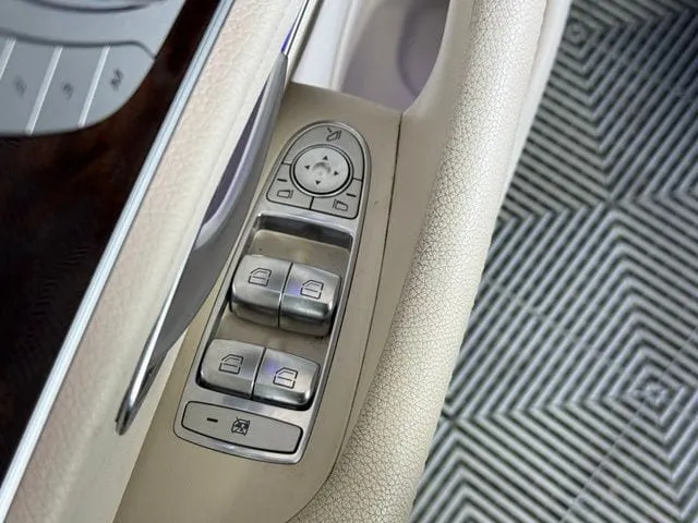 2019 Mercedes-Benz E-Class E 300 thumbnail 28