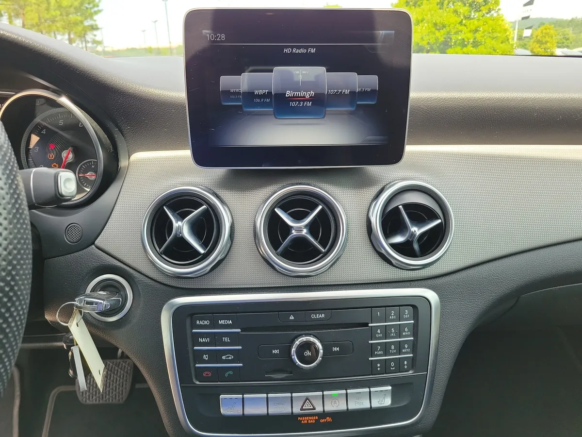 2019 Mercedes-Benz GLA 250 thumbnail 16