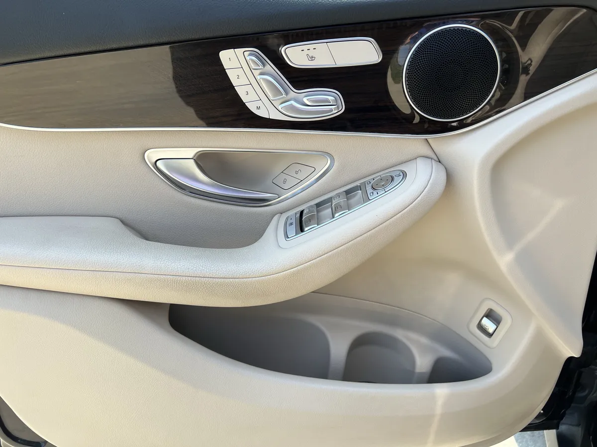 2019 Mercedes-Benz GLC 300 thumbnail 13
