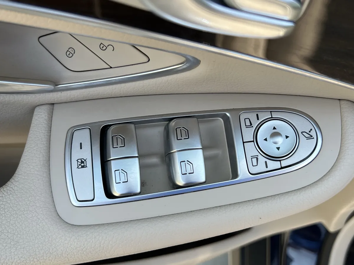 2019 Mercedes-Benz GLC 300 thumbnail 14
