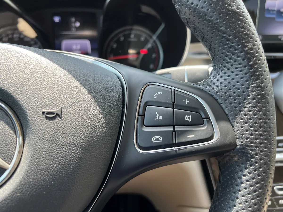 2019 Mercedes-Benz GLC 300 thumbnail 19