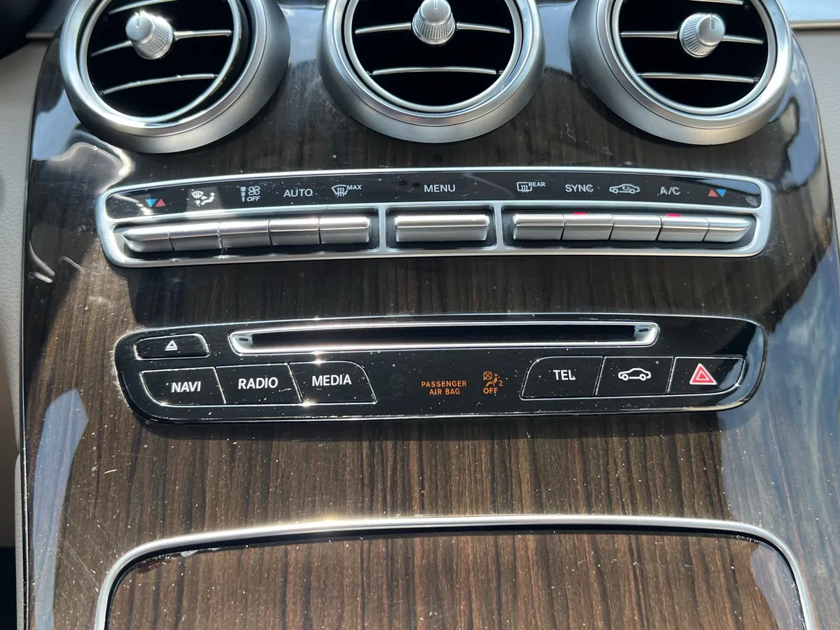 2019 Mercedes-Benz GLC 300 thumbnail 28