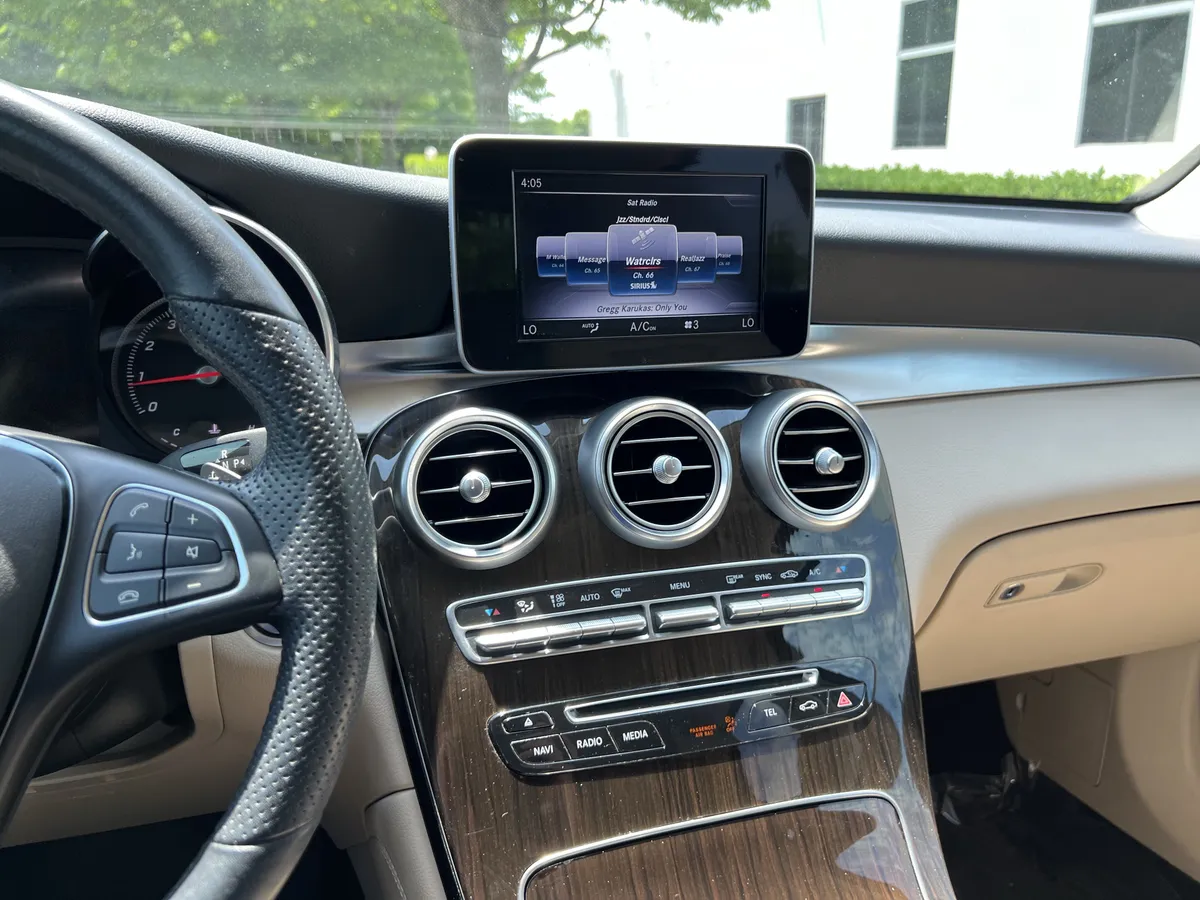 2019 Mercedes-Benz GLC 300 thumbnail 30
