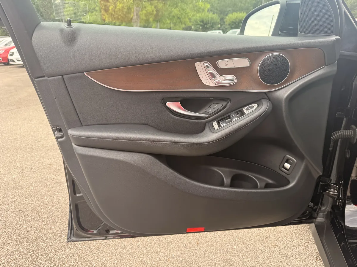 2019 Mercedes-Benz GLC GLC 300 thumbnail 10