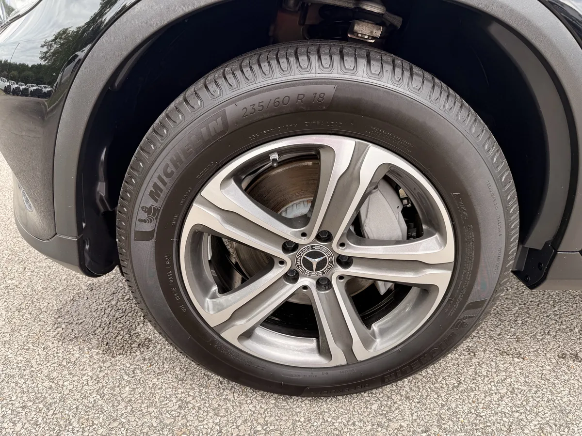 2019 Mercedes-Benz GLC GLC 300 thumbnail 11