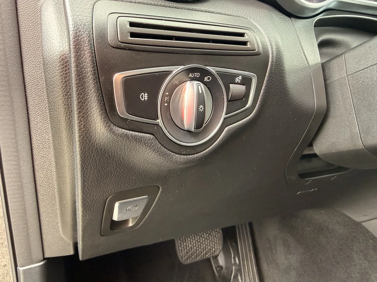 2019 Mercedes-Benz GLC GLC 300 thumbnail 27