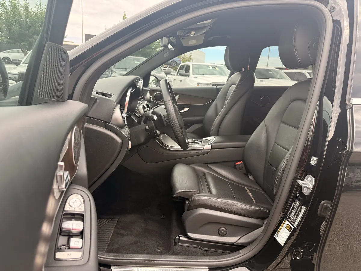 2019 Mercedes-Benz GLC GLC 300 thumbnail 9